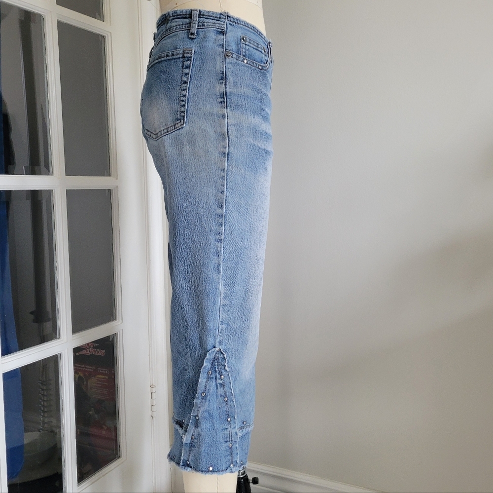 Y2K LIQUID JEANS capri length stretch denim with silver studs and fraying - Picture 3 of 14